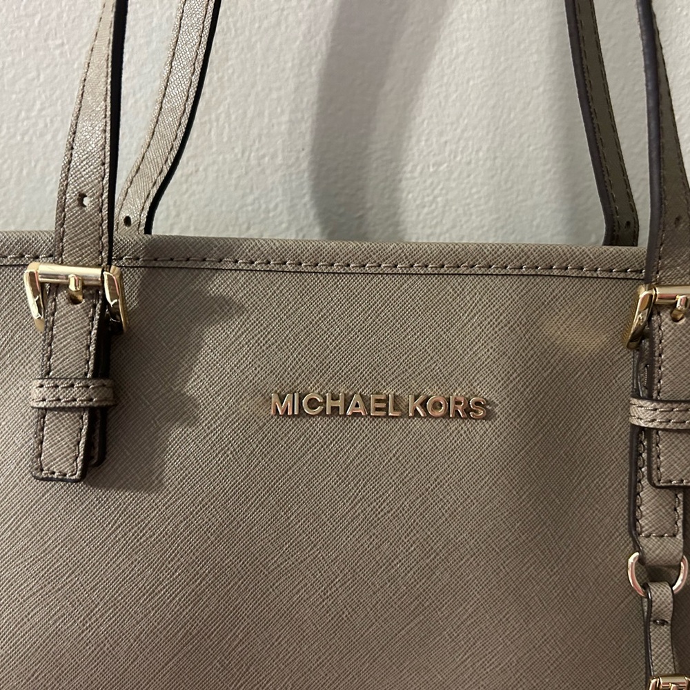 Michael Kors Tan Tote Bag - Picture 2 of 12